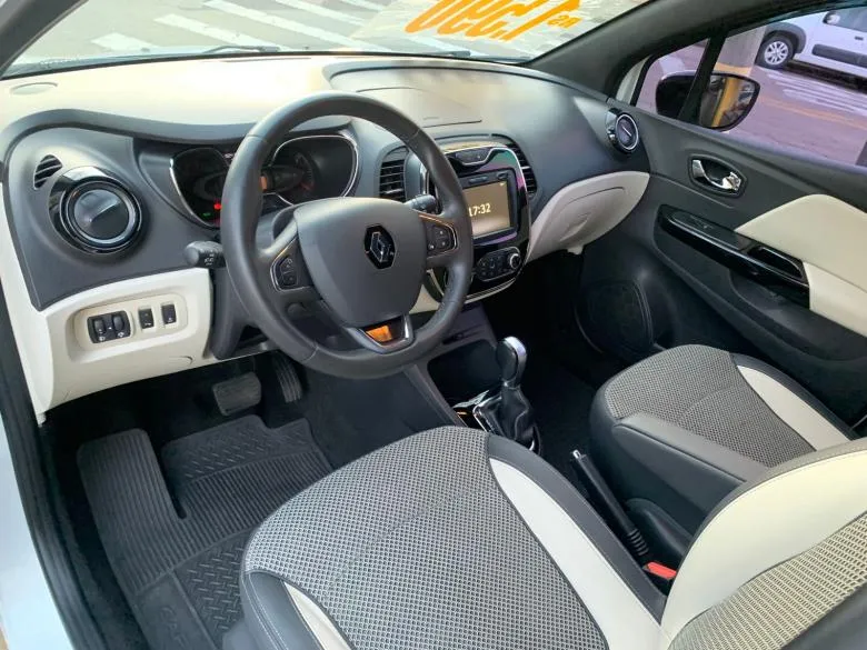 Renault - CAPTUR 1.6 INTENSE 