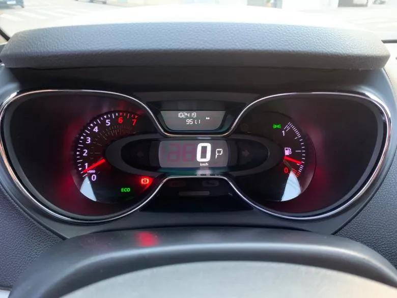 Renault - CAPTUR 1.6 INTENSE 