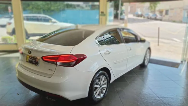 Kia Motors - CERATO 1.6 FLEX AUTOMATICO