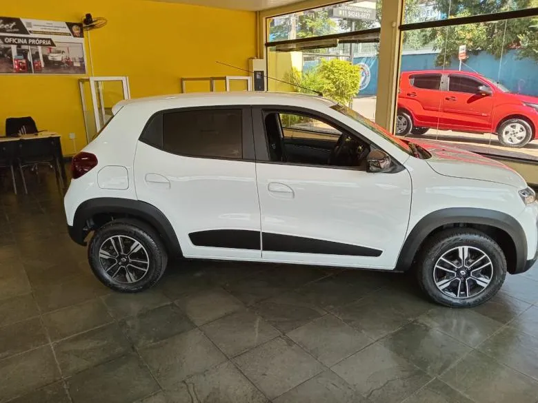 Renault - KWID INTEN 1.0