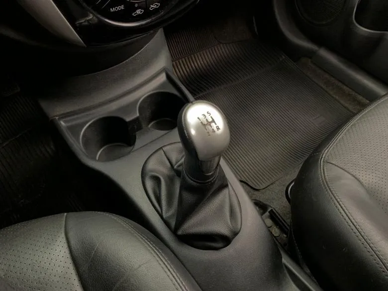 Nissan - Versa SL 1.6